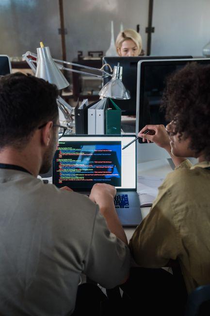 Benefits of Custom Software Development in Delhi for Streamlining Business Operations